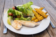 Pan-fried-snapper-with-homemade-kumara-chips-and-a-salad